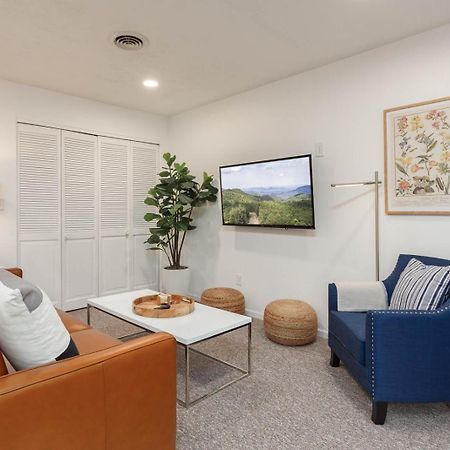 Hendo Hideaway A 2Bed/1Bath Apartman Hendersonville Kültér fotó